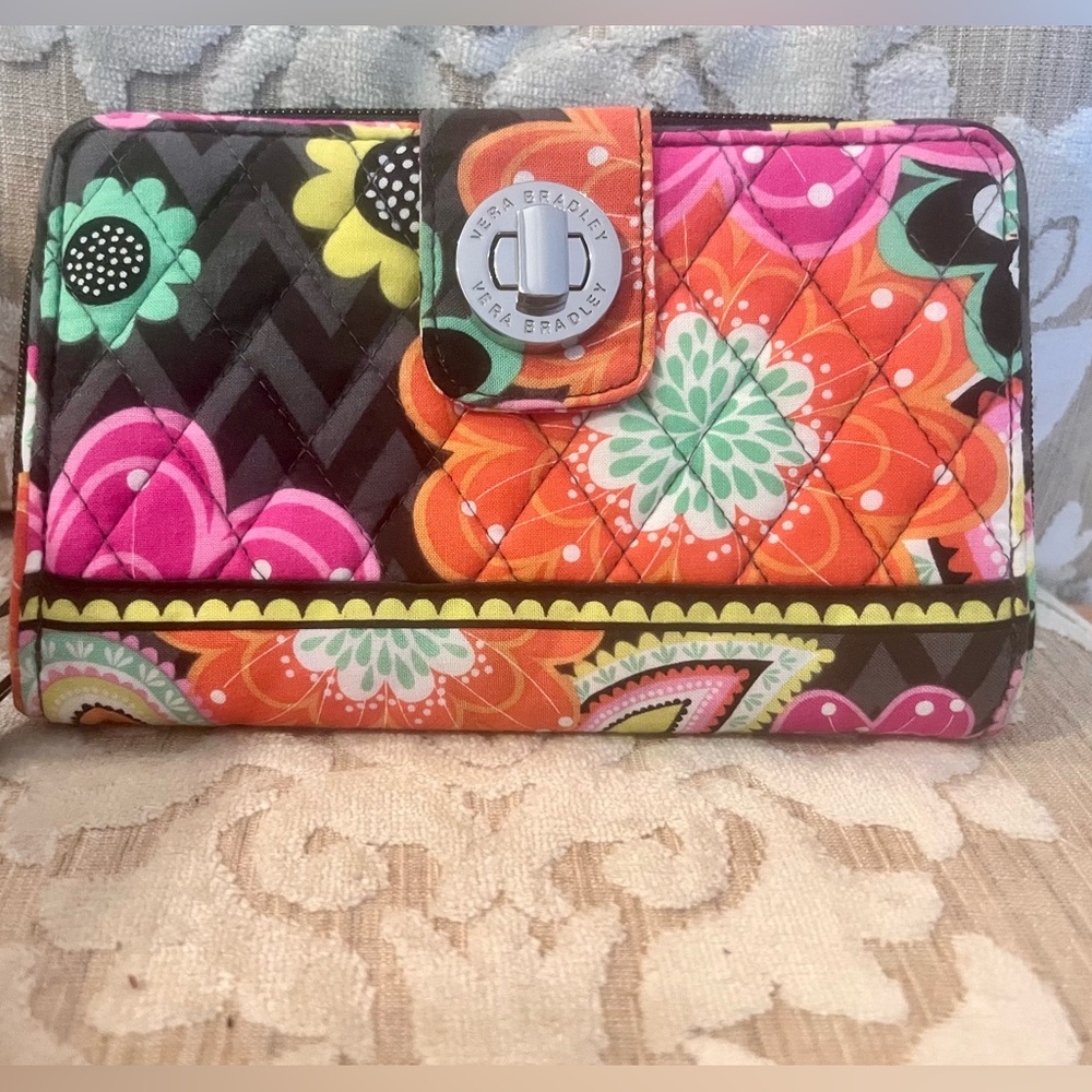 Ziggy Zinnia Vera Bradley Pink and Orange Quilted Wallet with Turnlock Closure